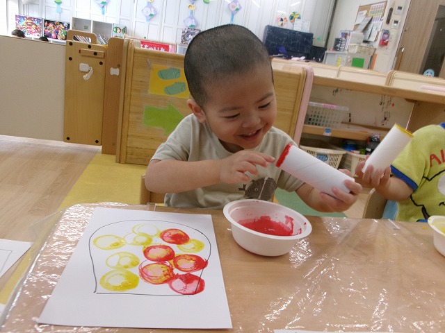 楽しい絵具遊び（パンダルーム）